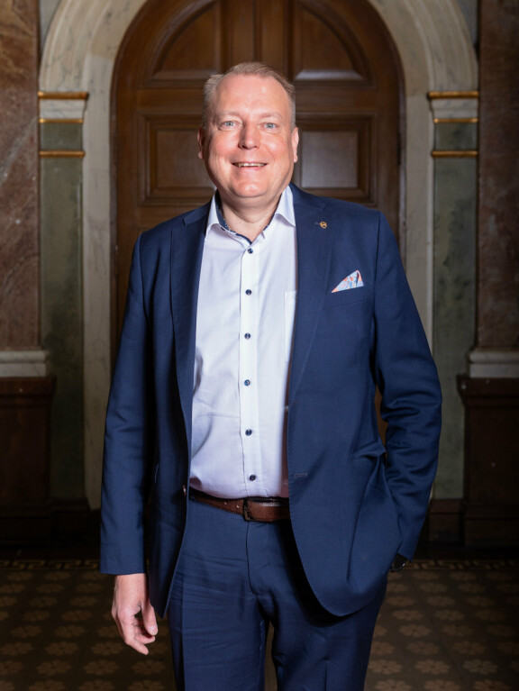 S-ryhmän päivittäistavarakaupan johtaja Sampo Päällysaho on Suomalaisen menestysreseptissä kiltti tuomari, joka tuo kisaan tuulipukukansan näkökulmaa.