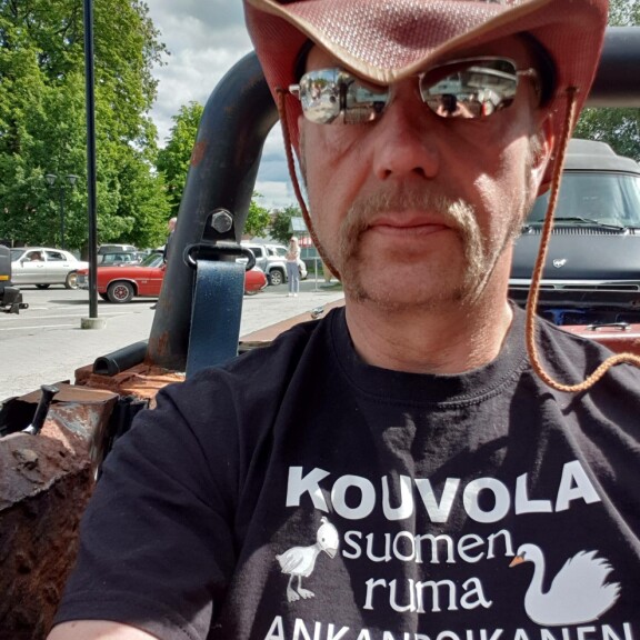 Sheikki Laakso kertoo, että muuten hänelle kuuluu hyvää.