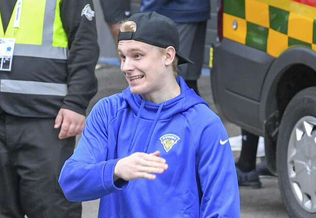 Ohhoh! Tällainen on NHL-tähti Kaapo Kakon erikoinen ökyhuvila – kuvat