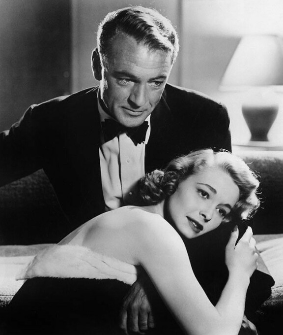 Erottuaan Gary Cooperista Patricia Neal jatkoi uraansa Broadwaylla.