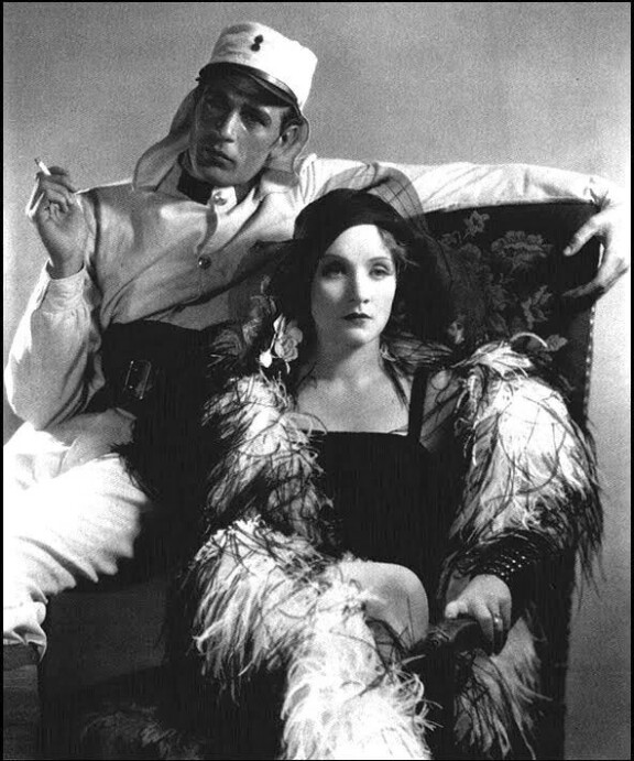 Marlene Dietrich oli biseksuaali. Gary Cooperin lisäksi hänen rakastajiinsa lukeutuivat muun muassa Douglas Fairbanks Jr., James Stewart, Errol Flynn, John Wayne ja Kirk Douglas.