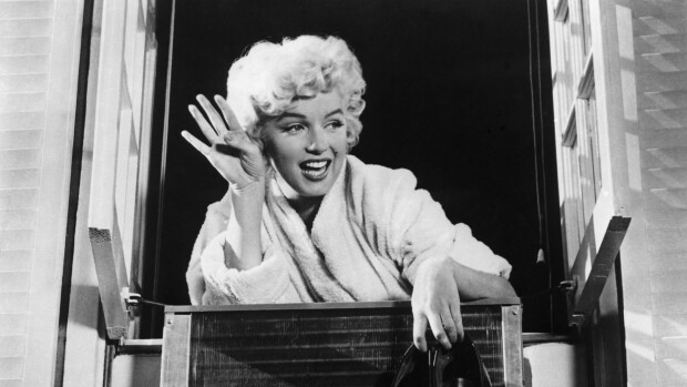 Muistatko Marilyn Monroen kuuluisan vilautuksen? Mekko nousee tänään tv:ssä