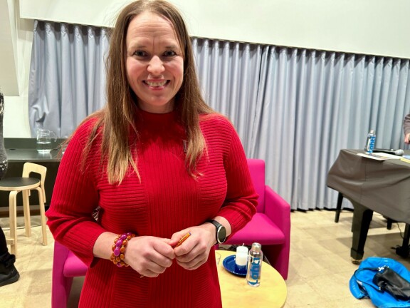 – Islannissa jokaisesta talosta pitää löytyä lapio, jotta voi tarvittaessa kaivaa itsensä ulos kodista, Satu kertoo Seiskalle.