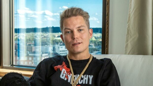 Käräjillä tapellaan jopa vessapaperista! Tästä Jare Tiihosen ja ex-ystävän oikeusriidassa on kyse Jare Tiihonen
