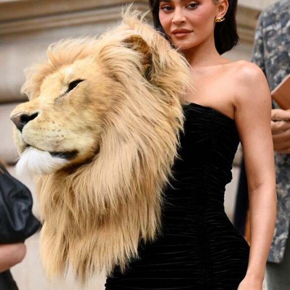 Leijonan irtopää varasti huomion Kylielta. Kylie Jenner