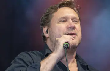 Jättiyllätys! Samuli Edelmann pelmahti TTK-studioon - tältä näyttää komea Ilmari-poika!