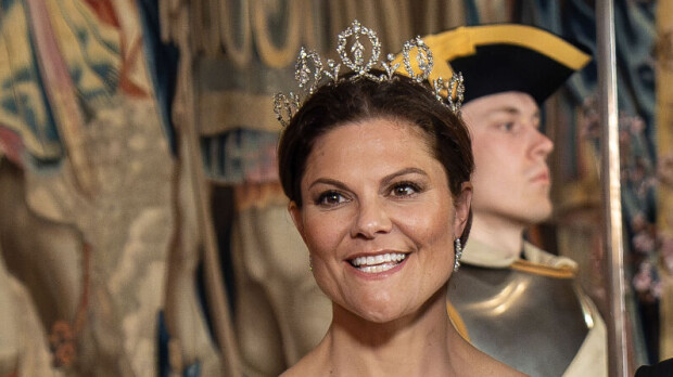 Oho! Prinsessa Victoria vaihtoi kruunun kypärään – kuvat