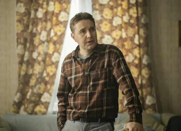 Joonas Nordman pakenee kovisnaisia henkensä edestä – tunnistatko takaa-ajajan?