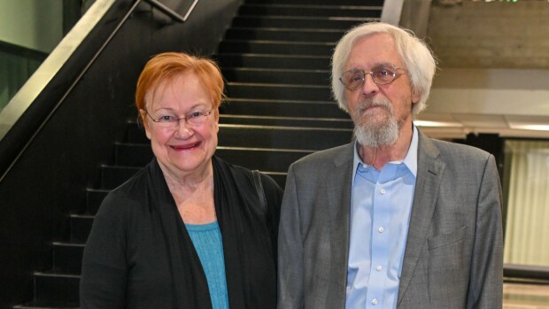 Oho! Tarja Halonen tapitti Seiskan toimittajaa – lausui sitten valitut sanat