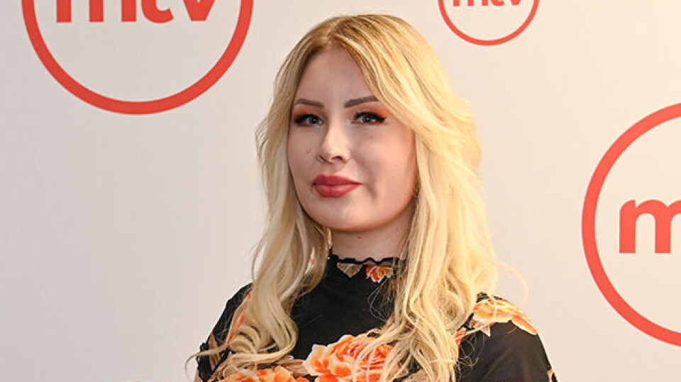 Elena Vikstr m Joutui J rkytt v n V kivallan Uhriksi Nainen Hy kk si elena-vikstr-m-joutui-j-rkytt-v-n-v-kivallan-uhriksi-nainen-hy-kk-si