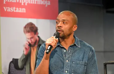 Jani Toivola lataa suorat sanat pikavippifirmoista: ”Irvokasta”