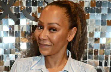 Nyt koetellaan Instagramin rajoja – Mel B poseeraa täysin alasti