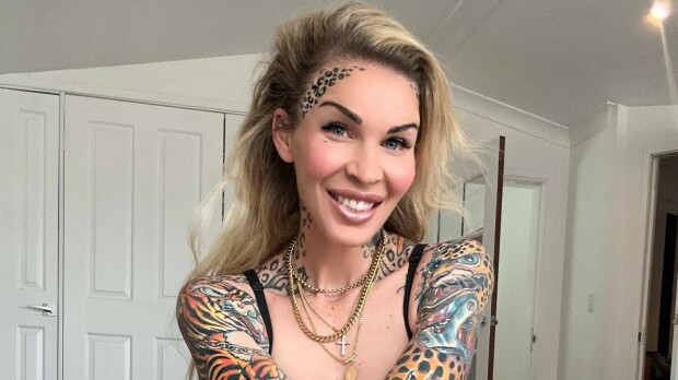 Paljastavat kuvat! Sini Ariell on sietänyt yli 200 tuntia tatuointikipua