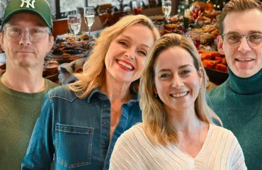 Herneet, kasviskinkku, tofuskagen, joulupuuro – nämä herkut kruunaavat tähtien joulupöydät