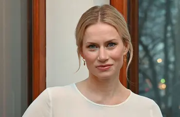 Oho, mikä työhakemus! Näin Minka Kuustonen etsii töitä