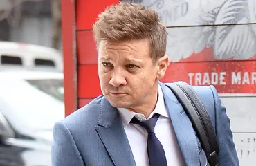 Karmiva hätäpuhelu julki! Murskaantunut Jeremy Renner vaikeroi kivuissaan