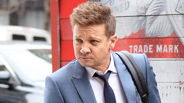 Karmiva hätäpuhelu julki! Murskaantunut Jeremy Renner vaikeroi kivuissaan Jeremy Renner