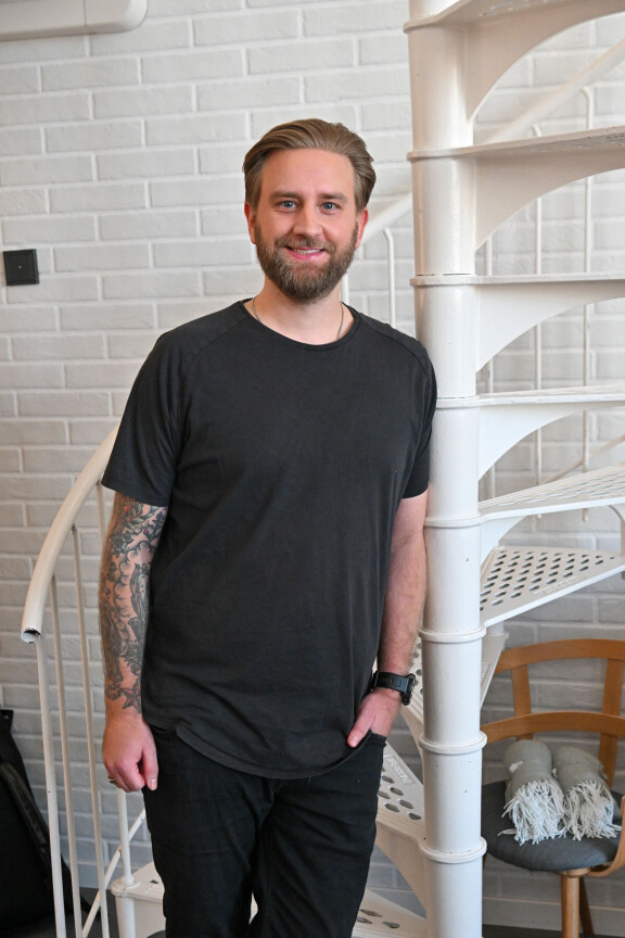 Joel Harkimon elämään päästään kurkkaamaan tammikuussa alkavassa Iholla-sarjassa.