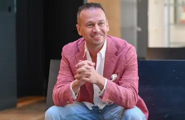 Kauramiljonääri JP Kukkosen musiikkimaku hämmästyttää: "45-vuotias teini"