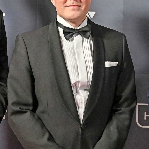 Näin Piritta Hagmaniin yhdistetty Susijengin päävalmentaja Lassi Tuovi vastasi parisuhdeuteluihin: ”Krhm!” Lassi Tuovi