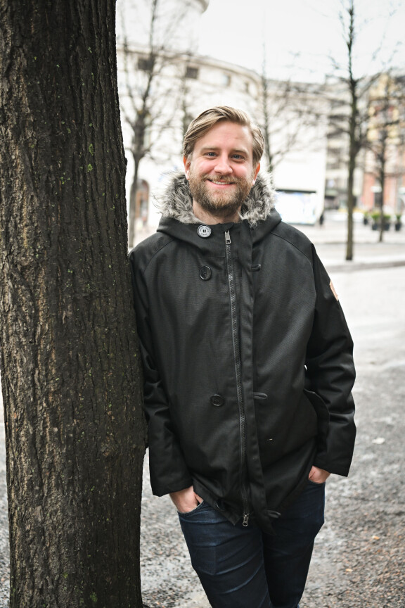 Joel myöntää, että avoimesti asioiden puhumisessa kameralle oli aluksi harjoiteltavaa.
