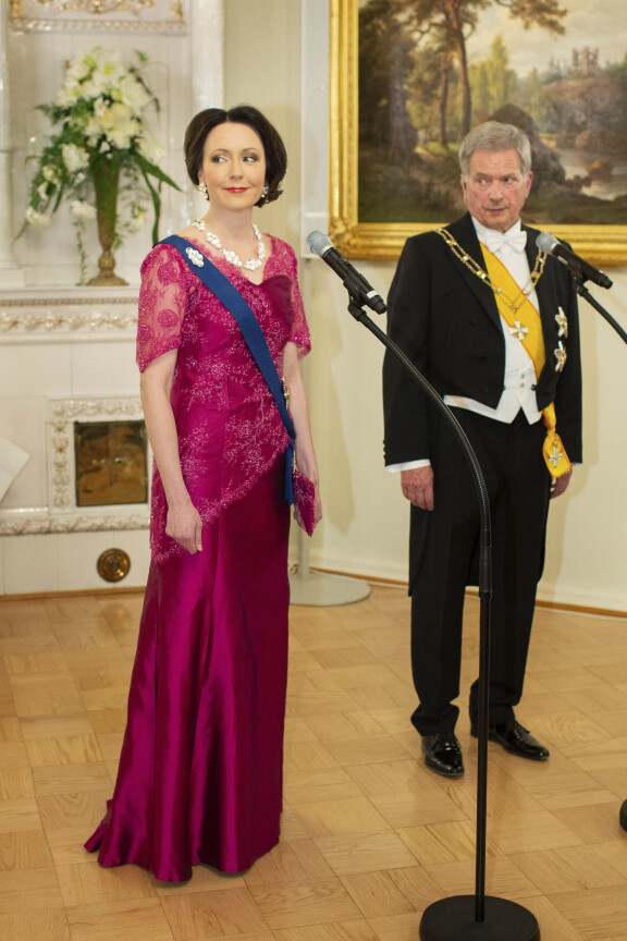 Jenni Haukion Linnan juhla -eleganssia vuodelta 2019.