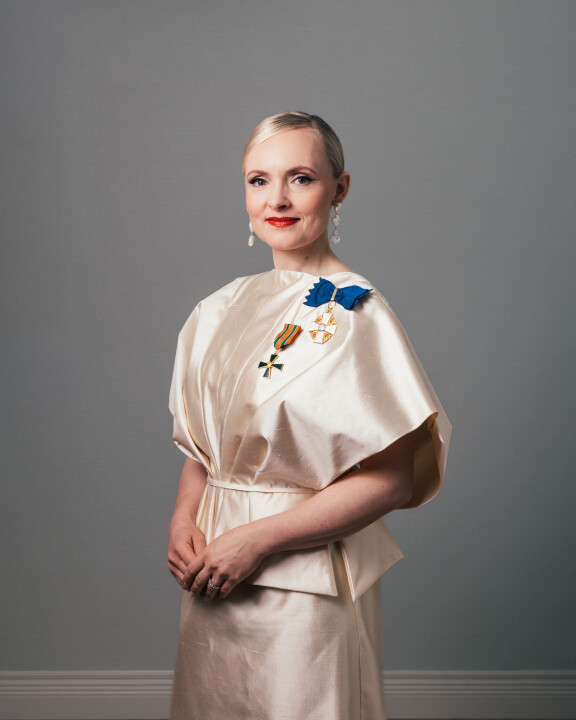 Marian tyylin väripilkkuna toimivat punaiset huulet.