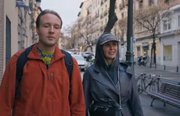 Topi Borg haluaa tyttöystävän – Sointu-sisko antaa neuvoja naisten lähestymiseen