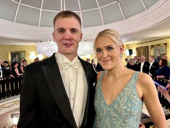 Oliver Helander esitteli Ingrid-rakkaansa Seiskalle Presidentinlinnan Atriumissa.