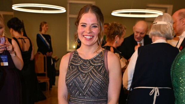 Tyrmäävä Krista Pärmäkoski biletti sinkkuna – punastui yhdestä kysymyksestä