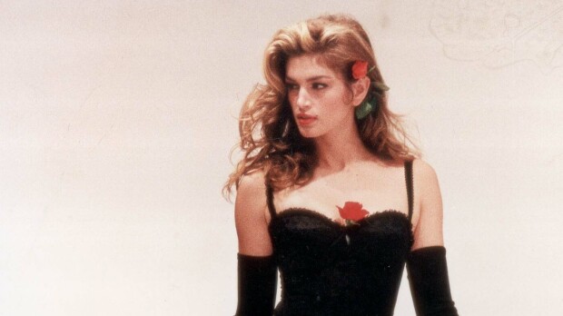 Tältä ysärimalli Cindy Crawford, 58, näyttää nyt – bikinikuvat