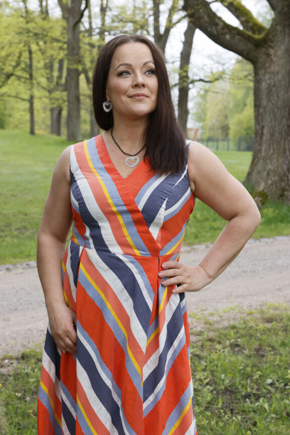 Heidi Pakarinen on iskelmäkansan suosikki.