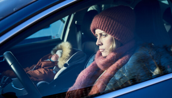 Nina Kautsalo (Iina Kuustonen) ja poikavauva Ivalon neljännellä kaudella.