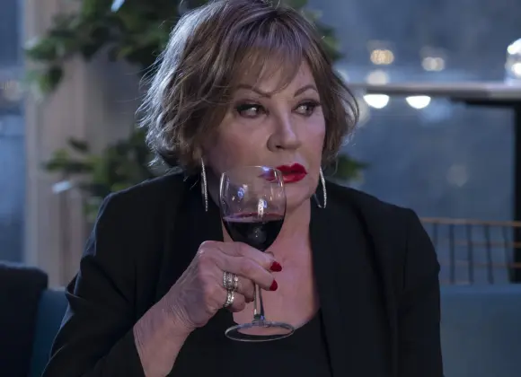 Hannele Lauri tekee paluun Syke-sarjaan