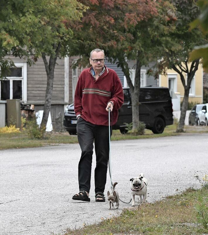 Seiskan tietojen mukaan Johanna asuu Veijo Lallin luona Loviisassa. Seiskan tietojen mukaan Johanna asuu Veijo Lallin luona Loviisassa.