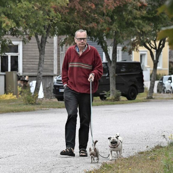 Seiskan tietojen mukaan Johanna asuu Veijo Lallin luona Loviisassa. Seiskan tietojen mukaan Johanna asuu Veijo Lallin luona Loviisassa.