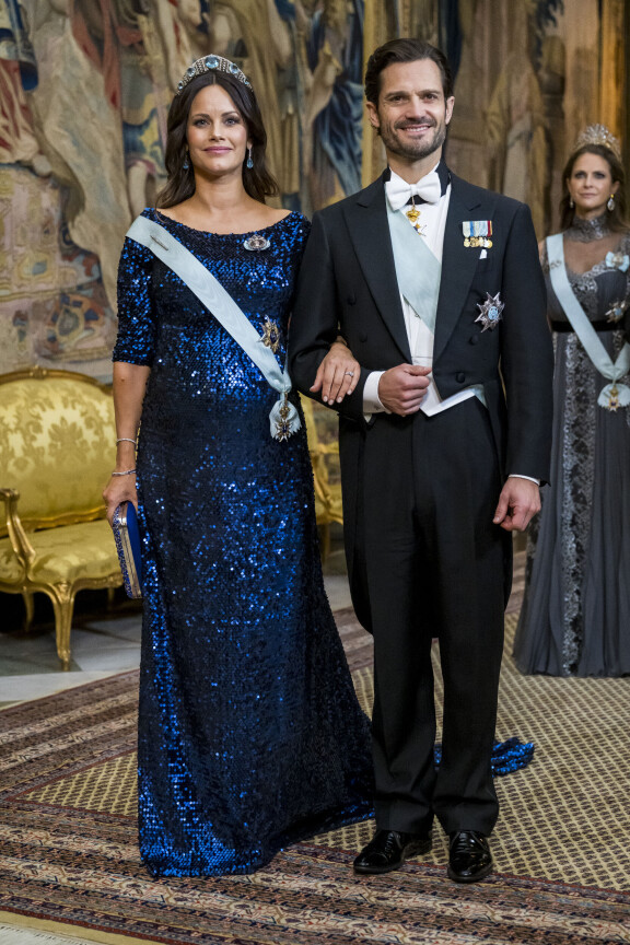 Kruununprinsessa Victorian kimmeltävä raskausmekko pääsi jälleen loistoonsa prinsessa Sofian yllä.