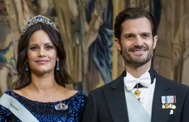 Mitä ihmettä?! Raskaana oleva prinsessa Sofia edusti tyrmäävänä Victorian mekossa