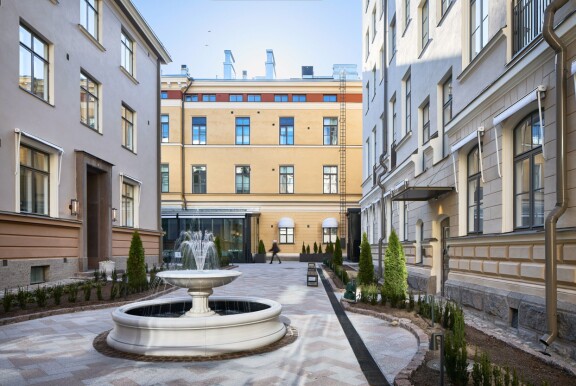 Kruununhaassa sijaitsevaan The Hotel Mariaan ei ole asiattomilla tyhjätaskuilla menemistä.