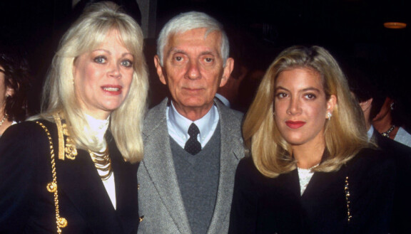 Kun kaikki oli vielä hyvin. Candy, Aaron ja Tori Spelling vuonna 1991. Tori oli juur täyttänyt 19, ja Beverly Hills 90210 oli pyörinyt telkkarissa ensimmäiset kaksi kauttaan.