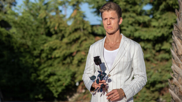 Äiti varoittaa Bachelor-Joonasta sinkkunaisesta: 'Red flag'