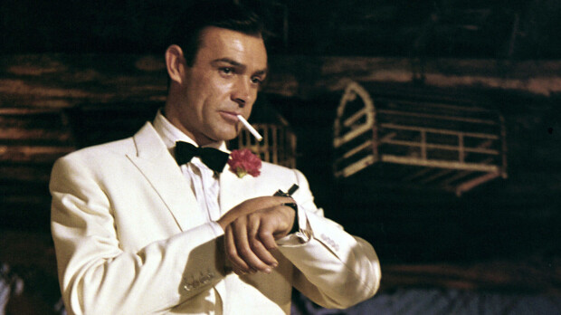 Naisesta seuraava James Bond? – Bond-tyttö lataa täyslaidallisen