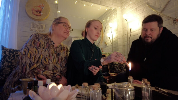 Janne Katajalle uusi tv-ohjelma - tutkii noituutta ja skientologiaa