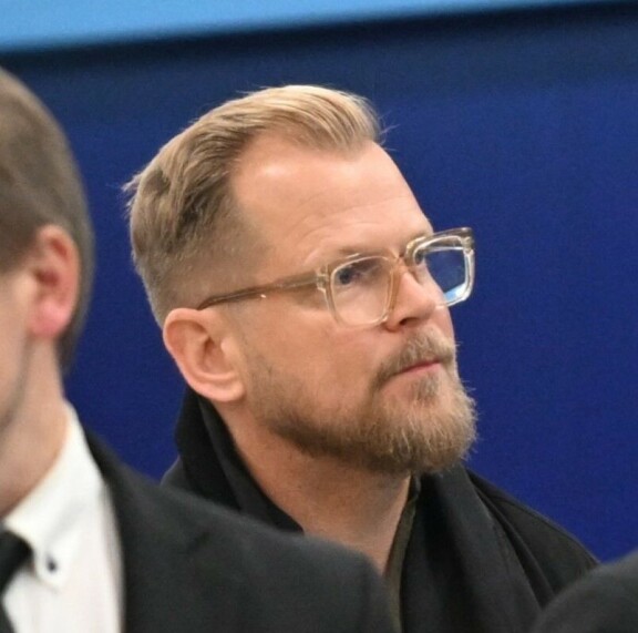 Antti halusi selvästi pitää matalaa profiilia.