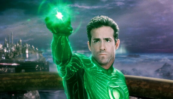 Green Lantern oli Ryan Reynoldsin ainoa supersankarielokuva DC:lle. Reynoldsin Deadpool-elokuvat ovat puolestaan osa Marvelin elokuvauniversumia.