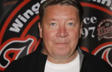 Seiska löysi Jari Kurrin Espanjasta – superyllätys tuttujen televisiokasvojen kanssa