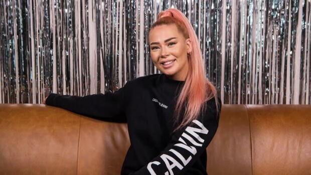 Jenna Mäkikyrö avautuu synnytyksestään: Luulin pissanneeni sänkyyn Jenna Mäkikyrö