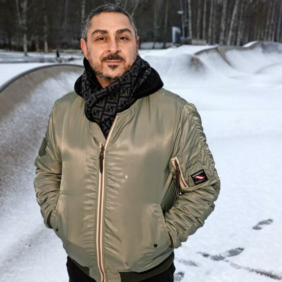 Myös Arman Alizad on saanut samasta aiheesta rikossyytteen. Hänen syytettään käsitellään 2. marraskuuta Helsingin käräjäoikeudessa. Myös Arman Alizad on saanut samasta aiheesta rikossyytteen. Hänen syytettään käsitellään 2. marraskuuta Helsingin käräjäoikeudessa.