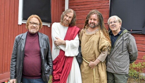 Kummeleista oli tekeillä elokuva. Kuvassa Heikki Silvennoinen, Heikki Vihinen, Heikki Hela ja Timo Kahilainen.