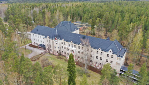 Jasper aikoo tehdä Röykän entisestä sairaalarakennuksesta luksushotellin.